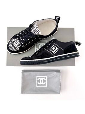 CHANEL | Black White Low Top Tennis Sneakers CC Logo Tweed Suede Vintage EU 37